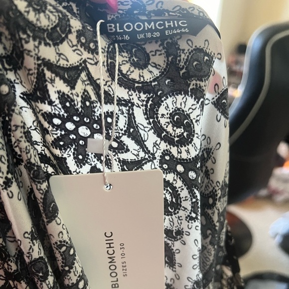 Bloomchic Patterned Blouse - Picture 4 of 6